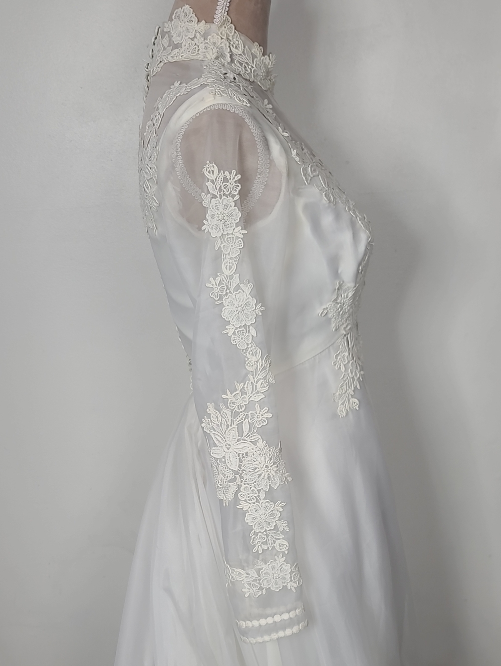 Vtg 70s Bridal Originals White Lace Modest Long-Sleeve A-Line Wedding Dress 8 - Picture 7 of 16
